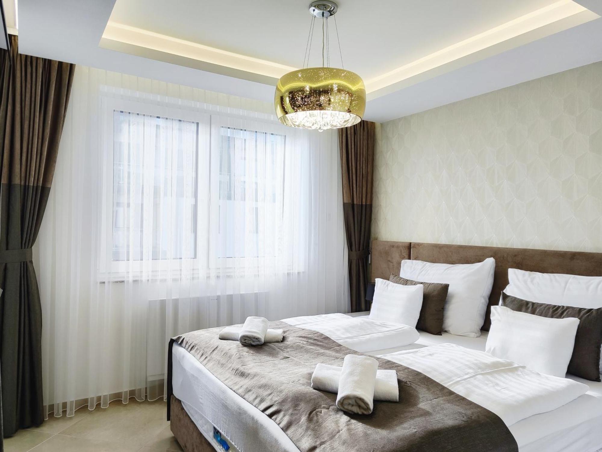 Royal Liberty Apartment Keszthely Bagian luar foto
